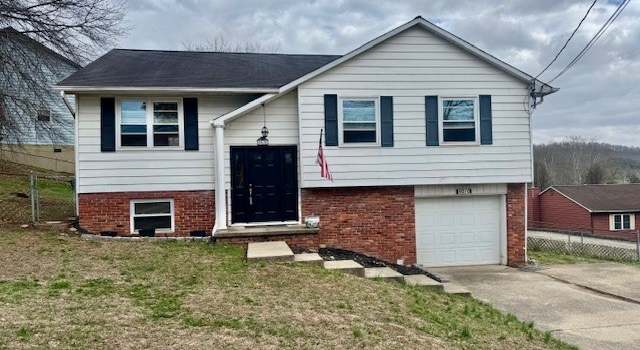 Photo of 5010 Shannon Dr, Cross Lanes, WV 25313