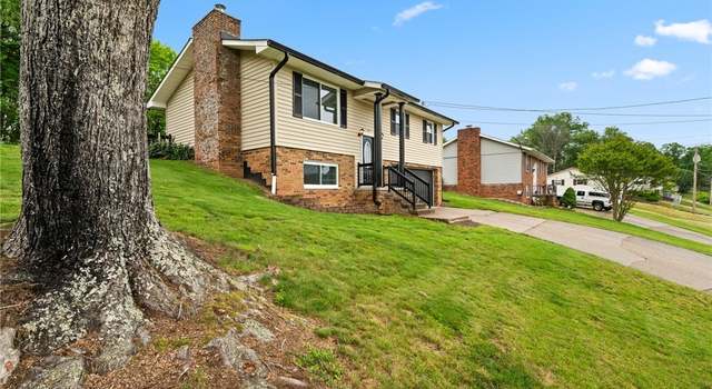 Photo of 323 Evergreen Cir, Poca, WV 25159