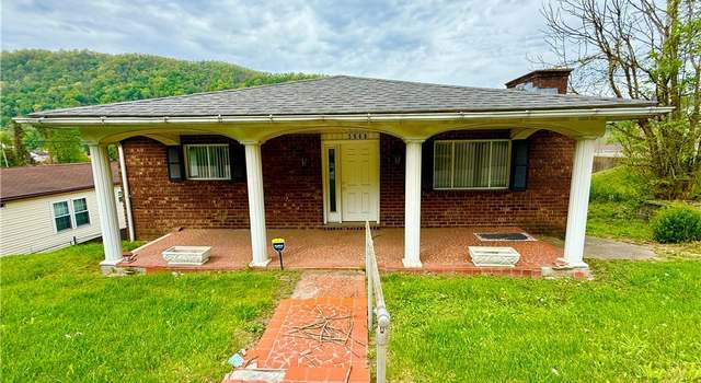 Photo of 5666 E Dupont Ave, Glasgow, WV 25086