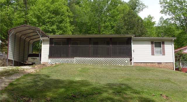 Photo of 830 Daniel Boone Trl, Hurricane, WV 25526