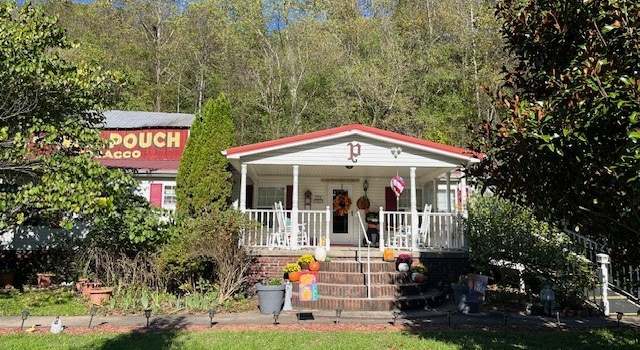 Photo of 5008 Straight Fork Rd, Yawkey, WV 25573