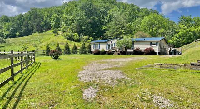 Photo of 1738 Woods Dr, St Albans, WV 25177