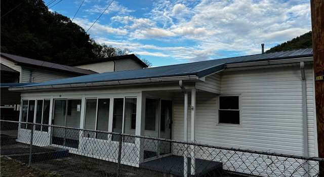 Photo of 62 Charleston St, Logan, WV 25601