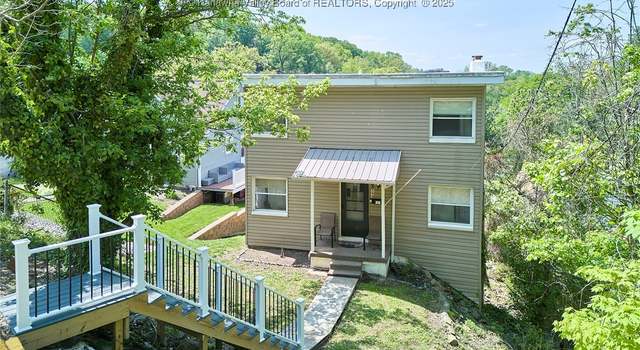 Photo of 238 Sutherland Dr, South Charleston, WV 25303