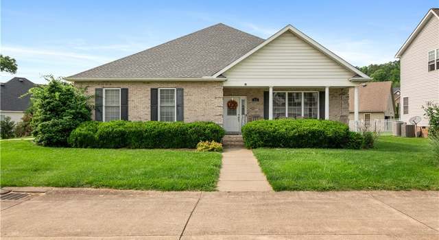 Photo of 182 Glen Oaks Ct, Hurricane, WV 25526
