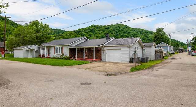 Photo of 403 87th St, Marmet, WV 25315