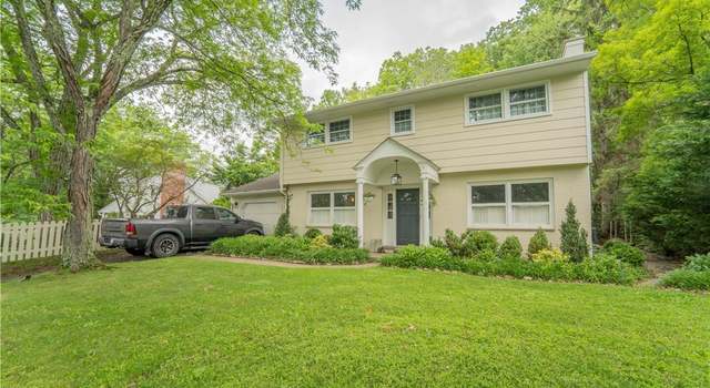 Photo of 1418 Sweetbrier Rd, Charleston, WV 25314