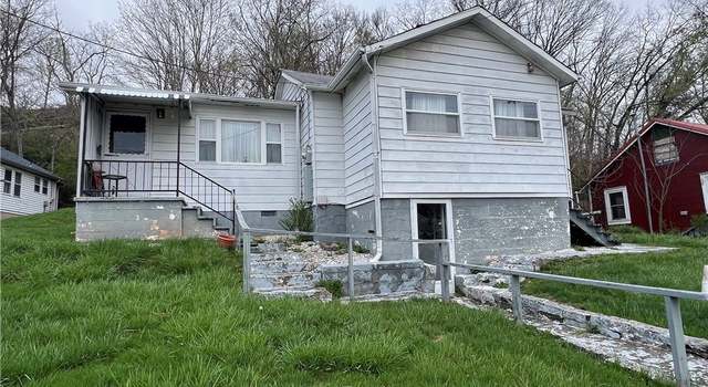 Photo of 1286 Parkway Dr, Dunbar, WV 25064