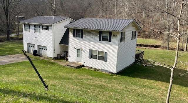 Photo of 2736 Big Creek Rd, Hamlin, WV 25523