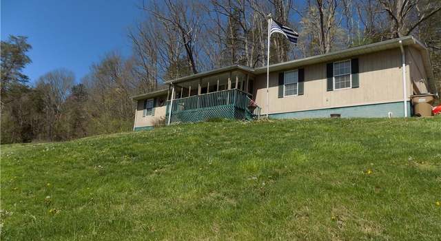 Photo of 1062 Ferrell Rd, St Albans, WV 25177