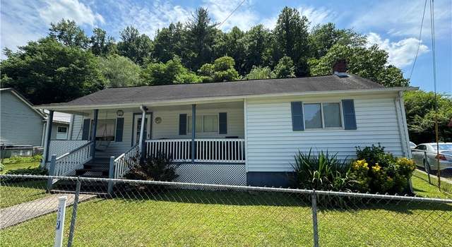 Photo of 44 Briarwood Hollow Rd, Holden, WV 25625