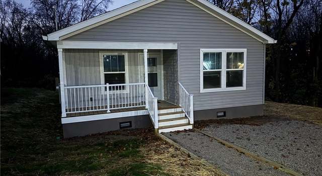 Photo of 902 Price St, Charleston, WV 25302