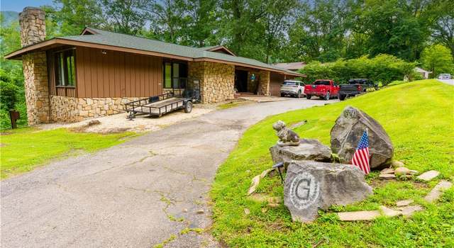 Photo of 441 Riverview Dr, Charlton Heights, WV 25040