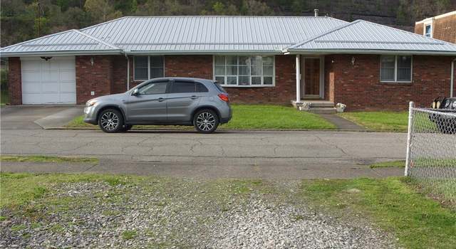 Photo of 718 Fifth Ave, Montgomery, WV 25136