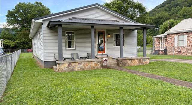 Photo of 141 Brannon St, East Bank, WV 25067