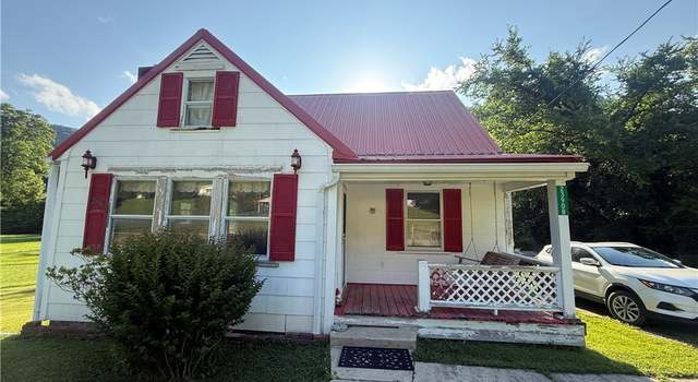 Photo of 23908 Coal River Rd, WV 25148