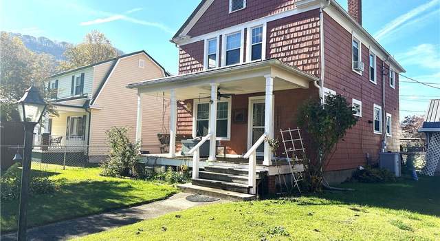 Photo of 14 Walnut Ct, Charlton Heights, WV 25040