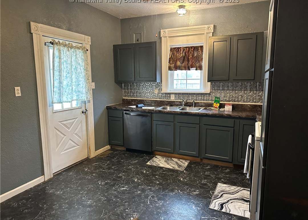 116 Main St, New Haven, WV 25265