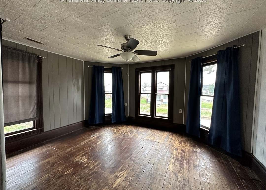 116 Main St, New Haven, WV 25265