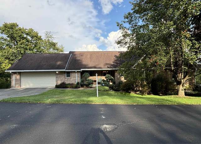 Property at 340 Saint James Dr, Clarksburg, WV 26301, 5 beds, 3 baths