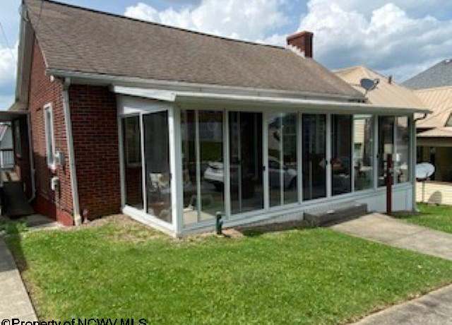 Property at 310 Hedge St, Clarksburg, WV 26301, 3 beds, 2 baths