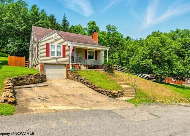 Property at 692 Stealey Ave, Clarksburg, WV 26301, 4 beds, 2 baths