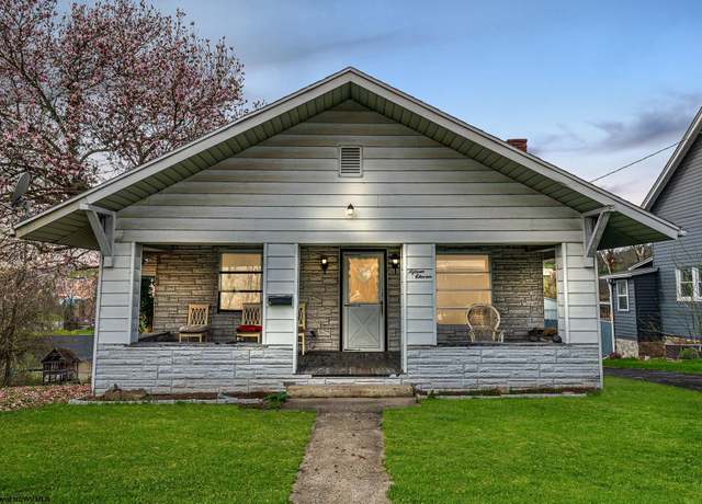 Property at 1511 Edgeway Dr, Fairmont, WV 26554, 3 beds, 1.5 baths