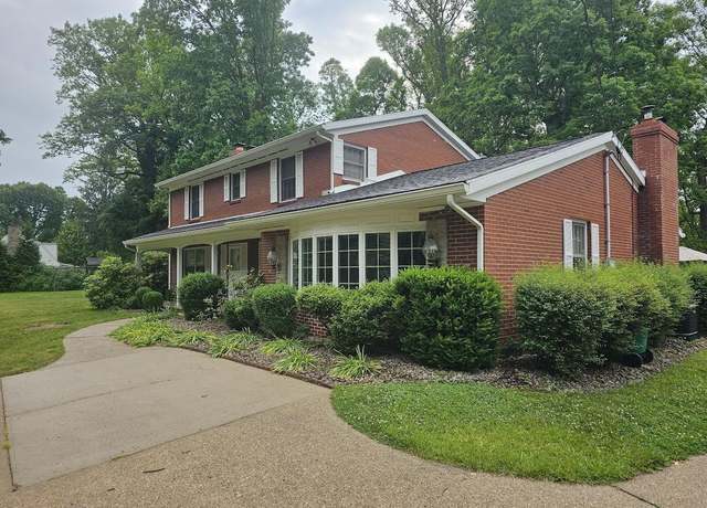 Property at 104 Kenwood, Clarksburg, WV 26301, 5 beds, 3.5 baths