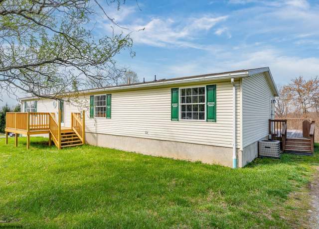 Property at 67 Longhorn Ln, Morgantown, WV 26508, 3 beds, 3 baths