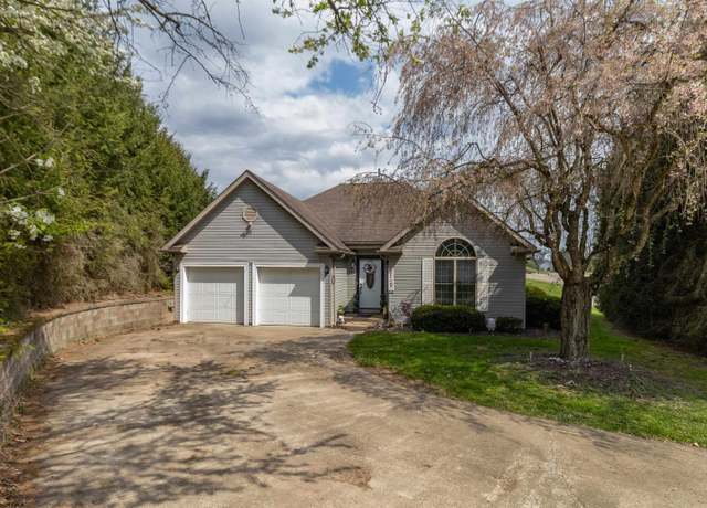 Property at 296 Kimberly Cir, Fairmont, WV 26554, 3 beds, 2 baths