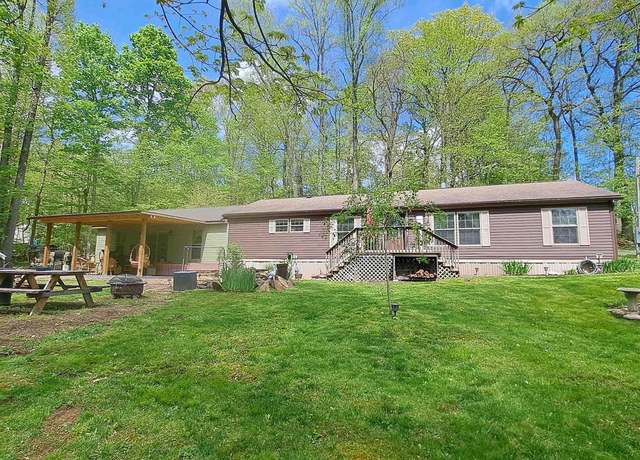Property at 950 Halleck Rd, Morgantown, WV 26508, 5 beds, 3 baths