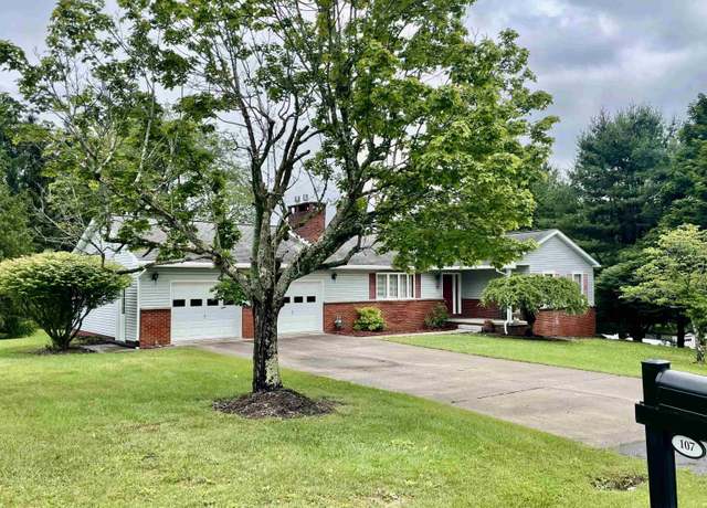 Property at 107 Parkview Dr, Kingwood, WV 26537, 3 beds, 3 baths