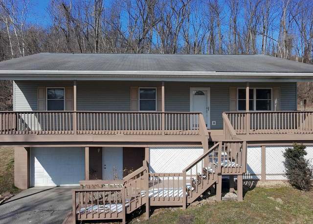Property at 1065 Morningside Dr, Morgantown, WV 26508, 3 beds, 2.5 baths
