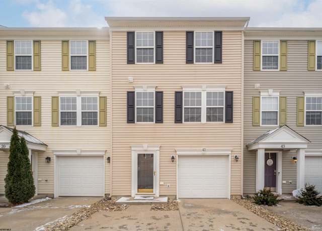 Property at 41 Robin Ln, Morgantown, WV 26508, 3 beds, 3 baths
