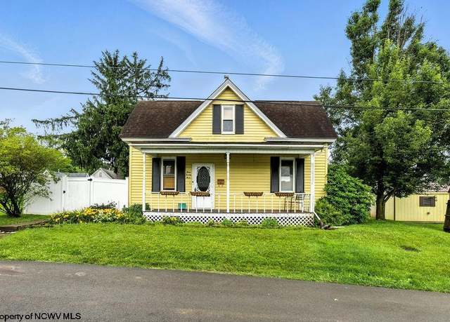 Property at 323 Monongahela Ave, Morgantown, WV 26501, 4 beds, 2 baths