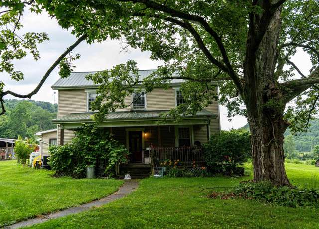 Property at 125 Johnston Rd, Wellsburg, WV 26070, 5 beds, 1.5 baths
