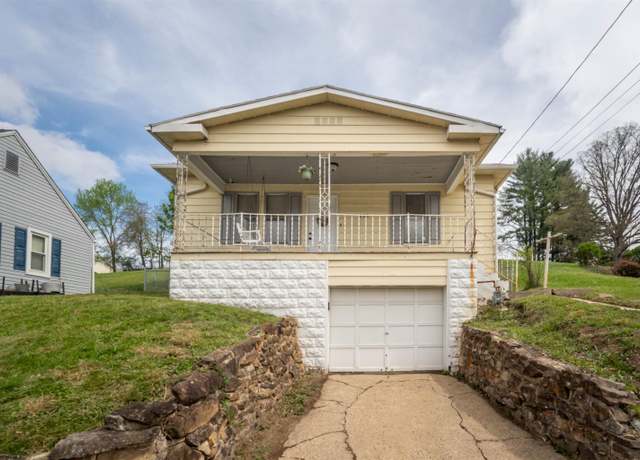 Property at 225 Roberts, Fairmont, WV 26554, 2 beds, 1 bath