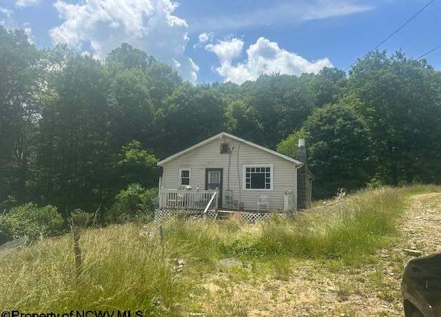Property at 115 Abrams Dr, Belington, WV 26250, 2 beds, 1 bath