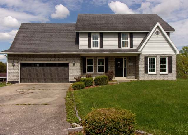 Property at 208 Parkview, Kingwood, WV 26537, 5 beds, 2.5 baths