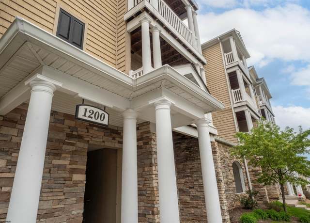 Property at 1218 Suncrest Cir, Morgantown, WV 26505, 2 beds, 2 baths