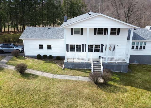 Property at 198 Lewellyn Rd, Morgantown, WV 26508, 3 beds, 3.5 baths