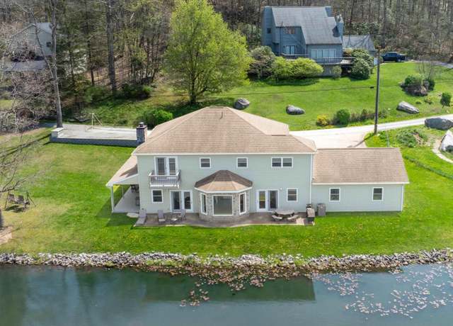 Property at 208 Paradise Cir, Morgantown, WV 26508, 5 beds, 4 baths
