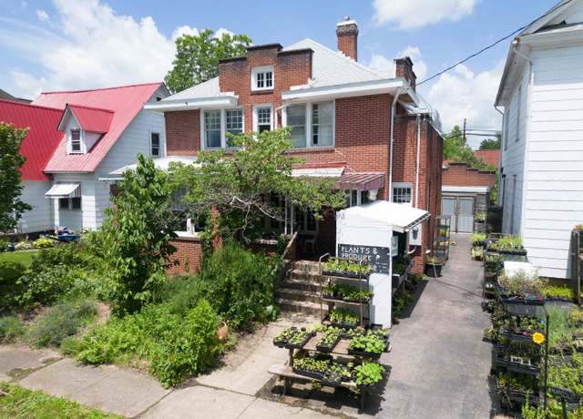 Property at 515 Center Ave, Weston, WV 26452, 3 beds, 1.5 baths