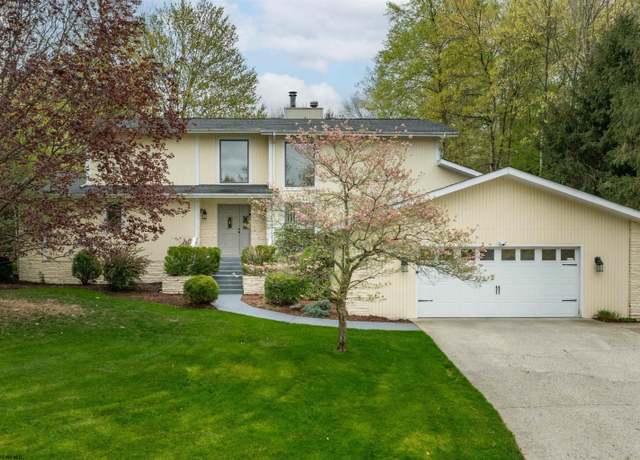 Property at 2254 Lakeside Ests, Morgantown, WV 26508, 3 beds, 4.5 baths