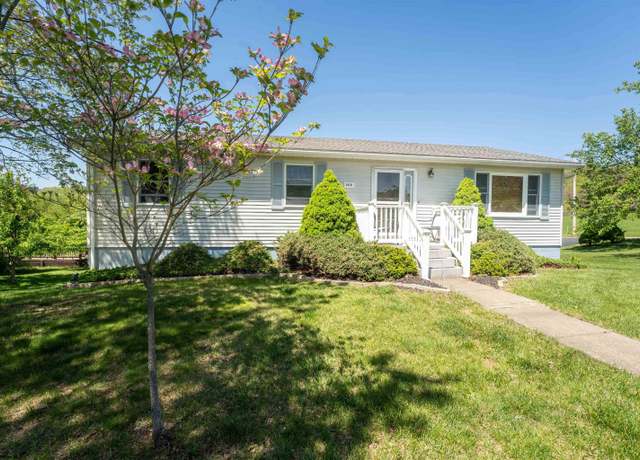 Property at 1418 Brockton Dr, Morgantown, WV 26508, 3 beds, 2.5 baths