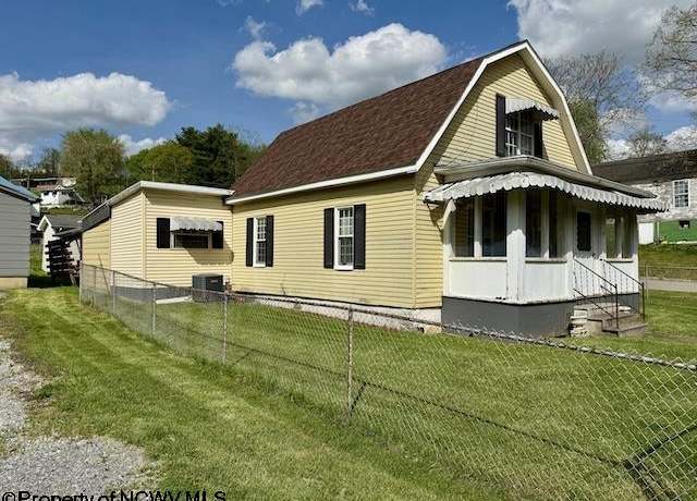 Property at 346 Parkway Ave, Anmoore, WV 26323, 3 beds, 1.5 baths
