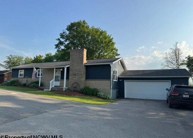 Property at 235 Hickory Dr, Elkins, WV 26241, 3 beds, 2 baths