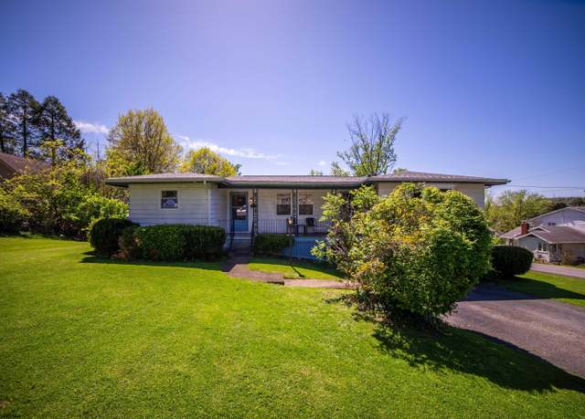 Property at 457 Kiwanis Ave, Morgantown, WV 26505, 4 beds, 2.5 baths