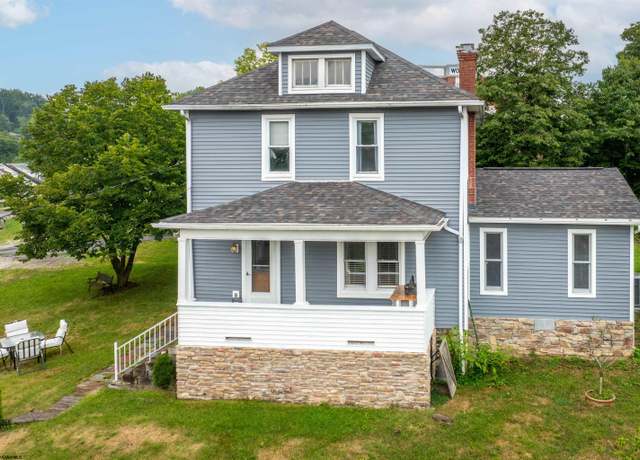 Property at 813 Richwood, Morgantown, WV 26505, 4 beds, 2 baths