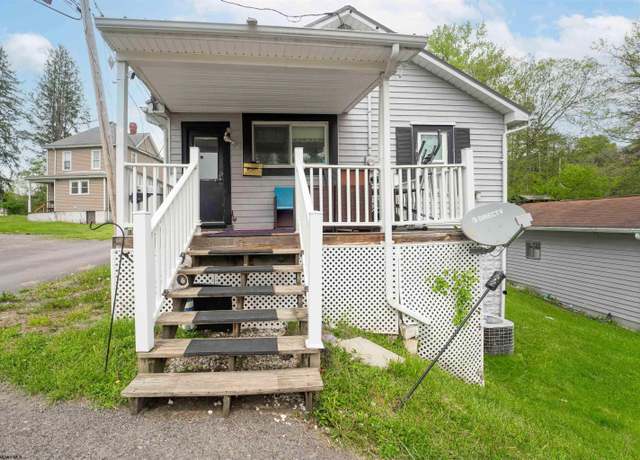 Property at 1500 Worthington St, Fairmont, WV 26554, 2 beds, 1 bath